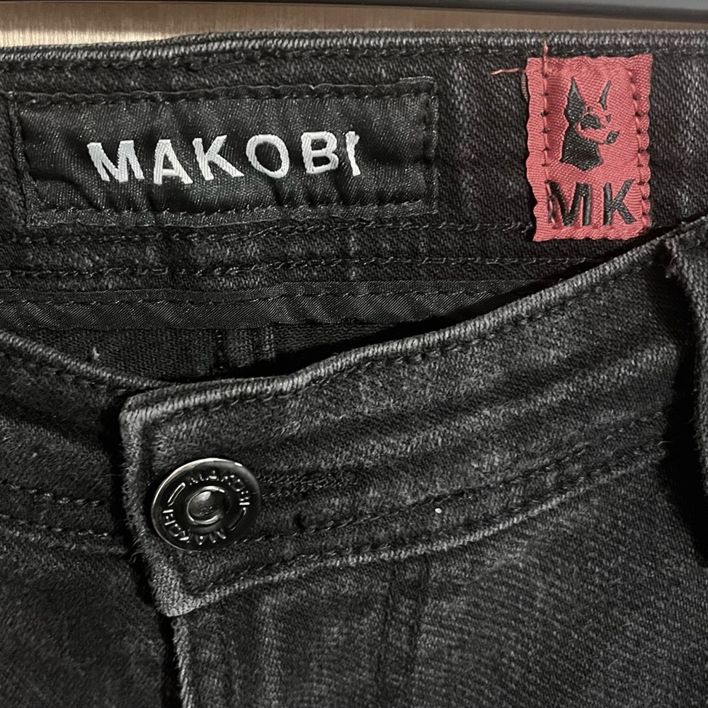Makobi Men's Black Ripped Distressed Jeans size 40x32 stretch - Picture 3 of 5